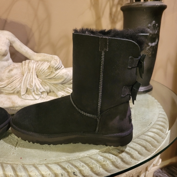 Ugg Meilani Suede Double Bow Sheepskin Sherpa Black Boots S/N 1012981 #369 - Picture 12 of 15